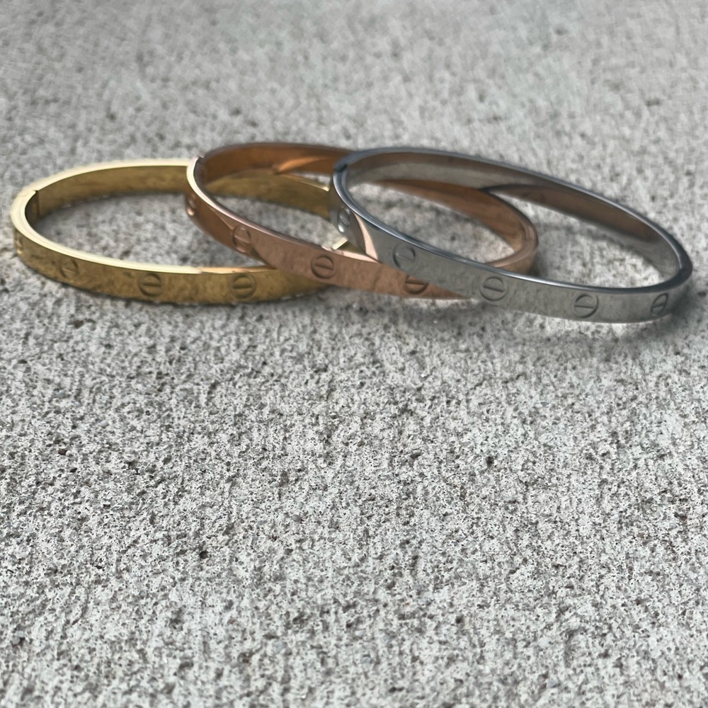 NEW GOLD LOVE BANGLE BRACELET MEDIUM MODEL STYLE SCREW MOTIF ELEGANT BRACELET - Picture 6 of 17